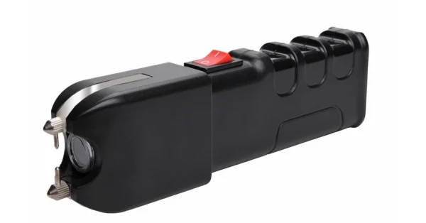 Avis et commentaires de Shocker électrique 2 000 000 Volts rechargeable + Led éblouissantes
