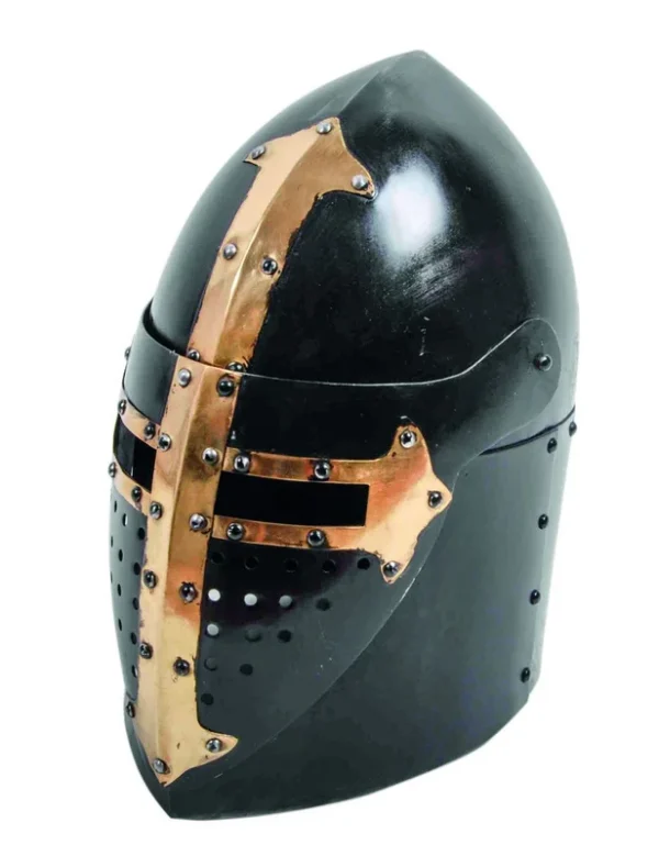Heaume noir de croisé – Croix en laiton riveté